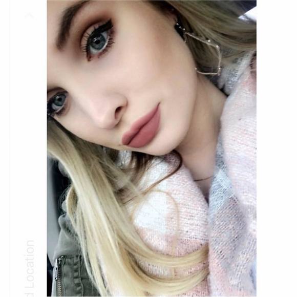 Meet your Posher, Jade - Picture 1 of 1